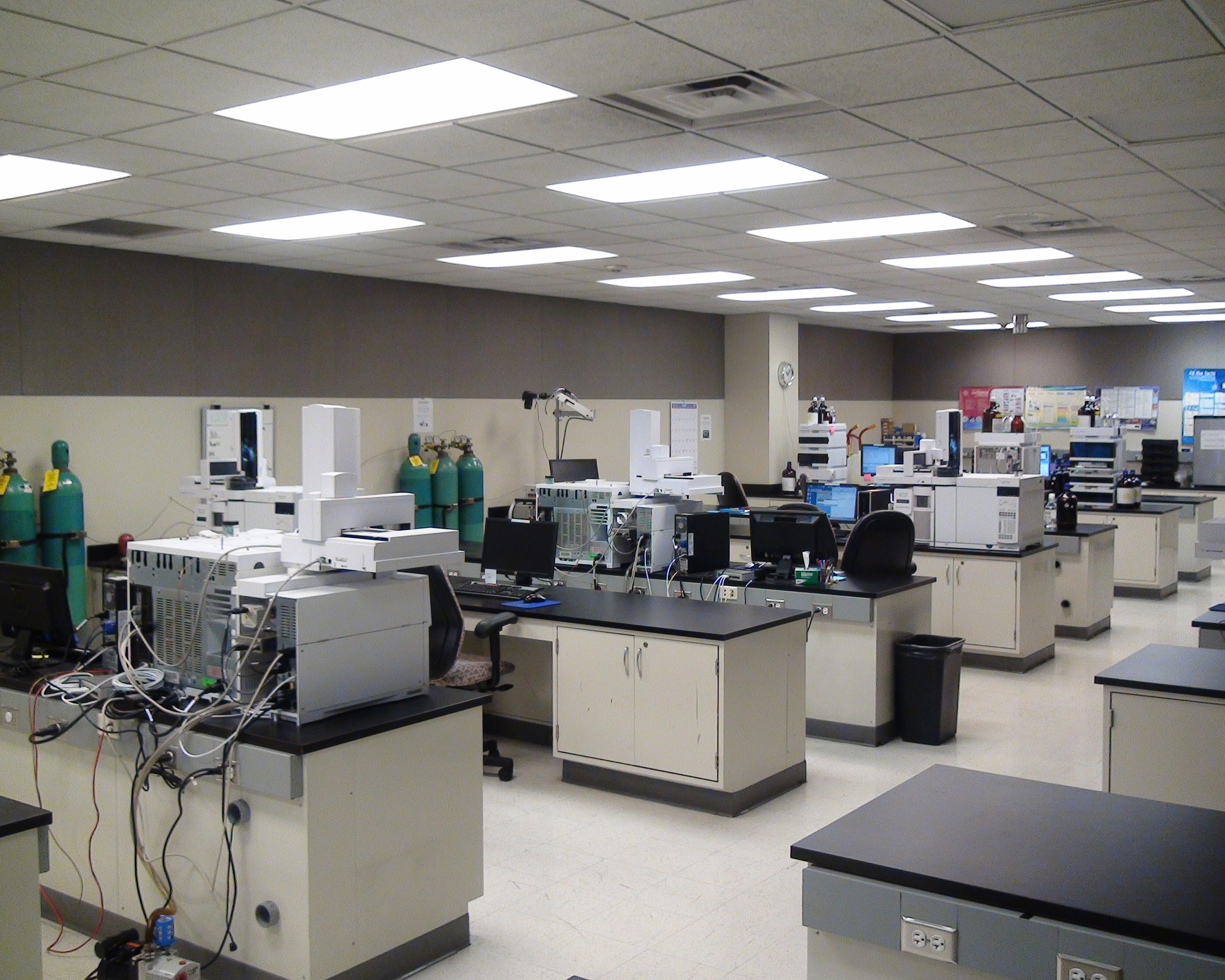 Gas chromatography-mass spectrometry lab at Georgia Bureau of Investigation (Photo by Hui Zhu)