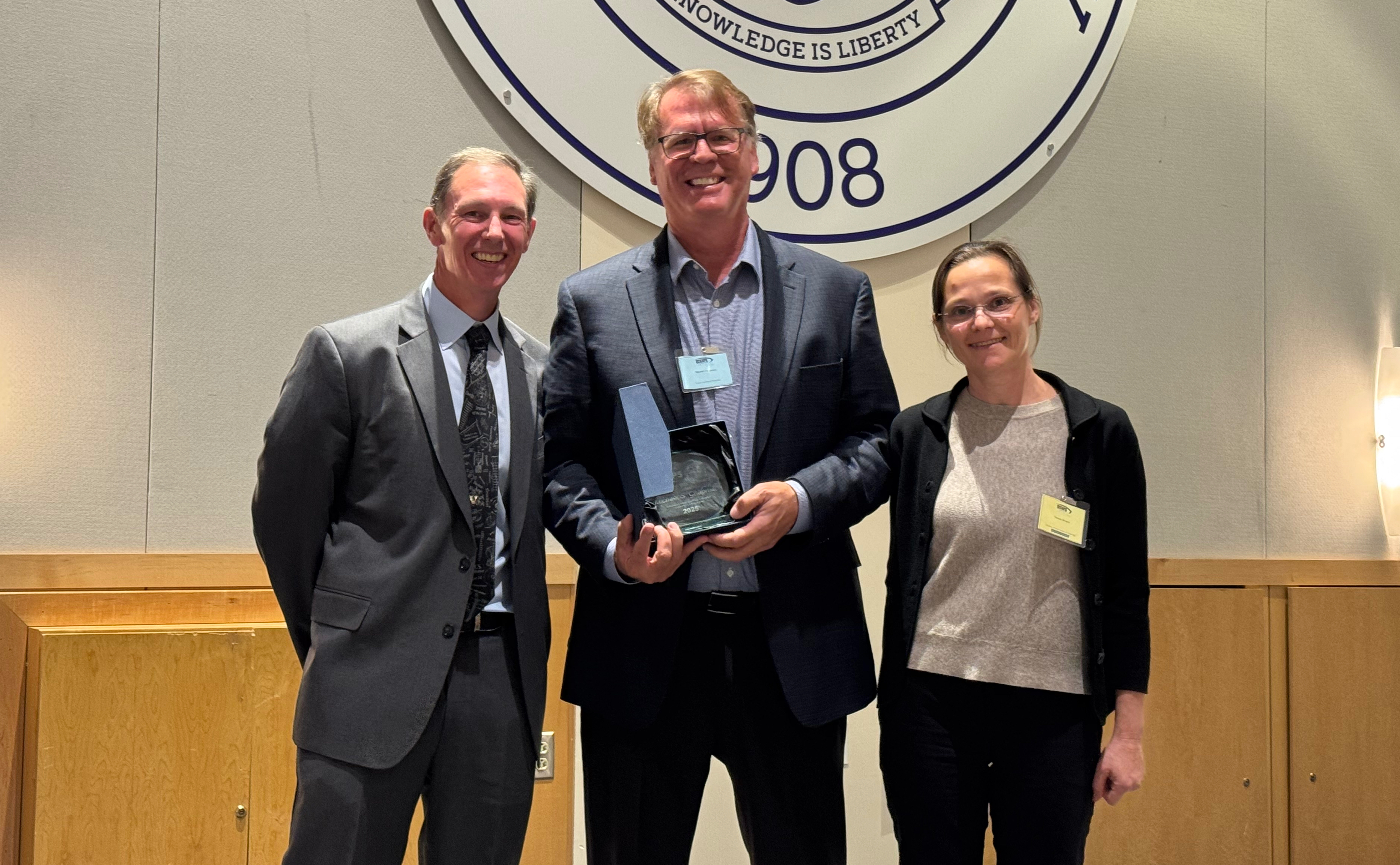 Professor Michael Chapman received the Jesse W. Beams Research Award on October 24, 2025.