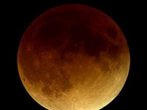 A January 2000 total lunar eclipse (Photo by NASA)