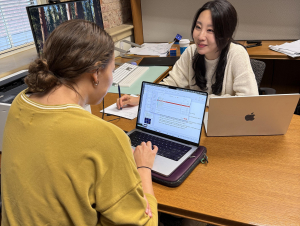 Eunbee Kim provides personalized statistical guidance to a student during a recent Stats HelpDesk session.  Eunbee Kim provides personalized statistical guidance to a student during a recent Stats HelpDesk session.